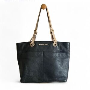 MICHAEL Michael Kors Bedford medium top-zip pocket tote in black pebbled leather